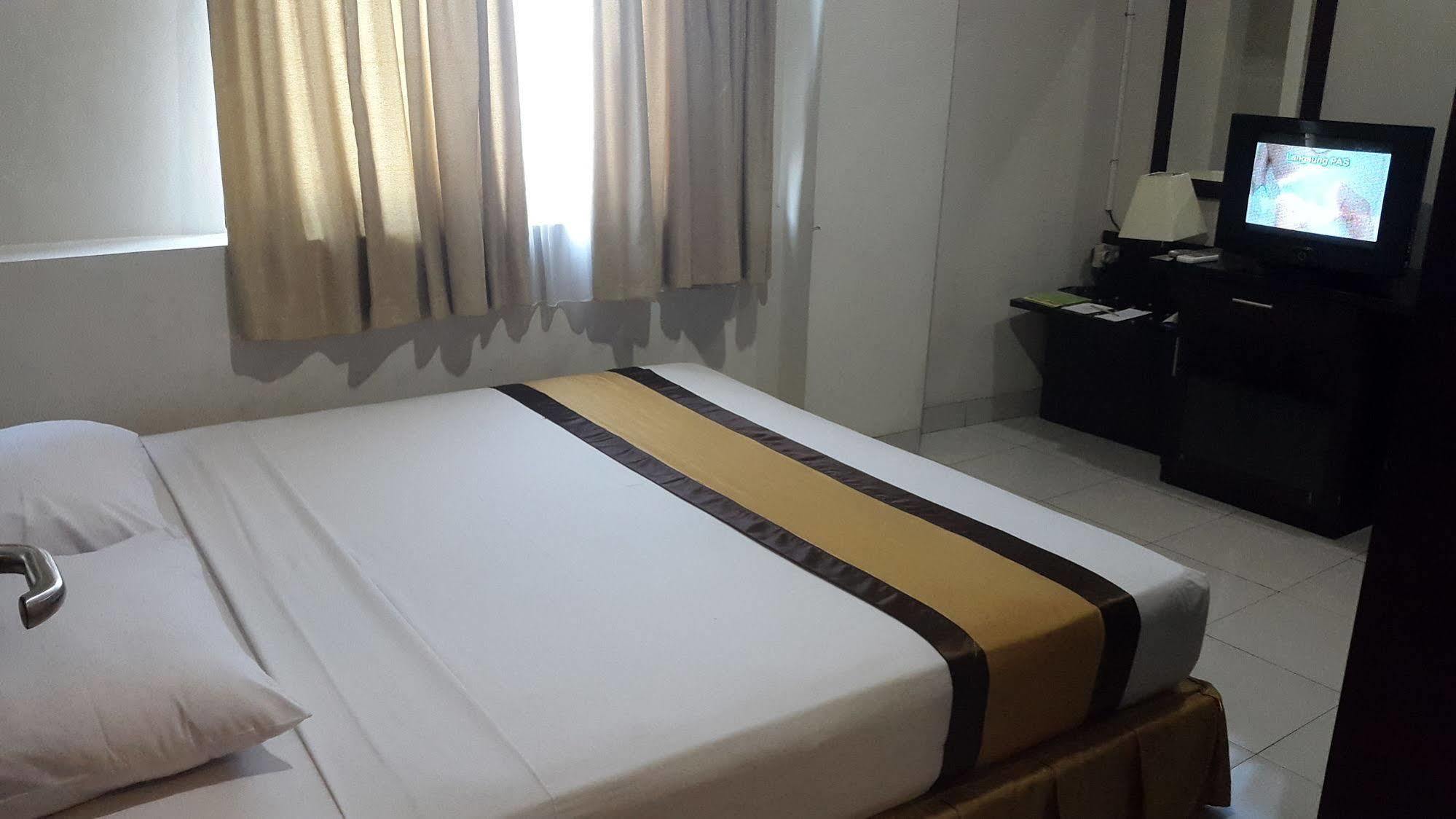 Hotel Beril Nur Makassar Luaran gambar