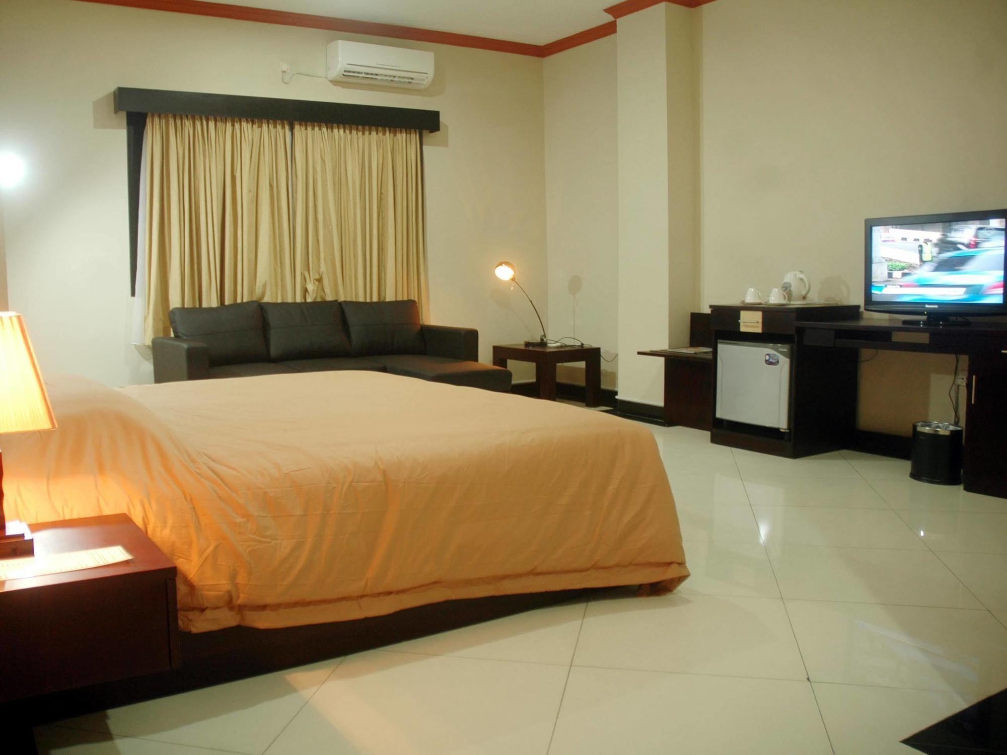 Hotel Beril Nur Makassar Luaran gambar